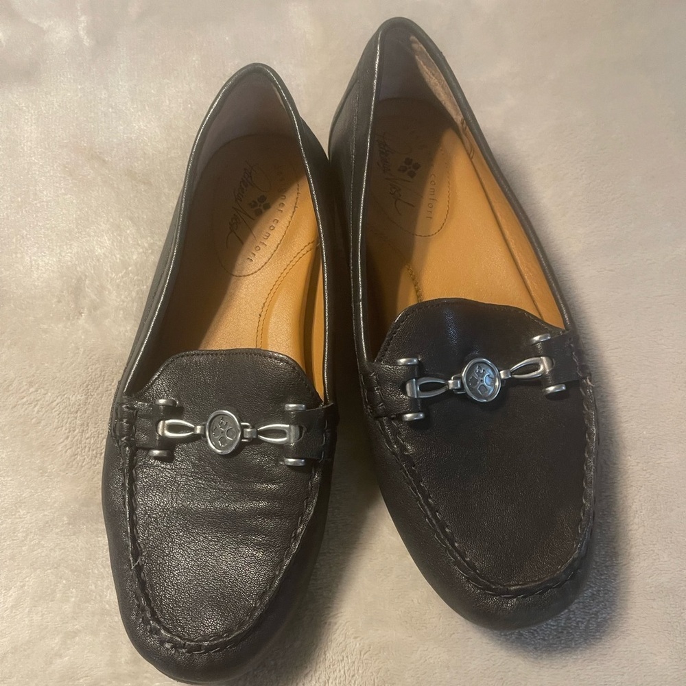 Brand new Patricia Nash flats